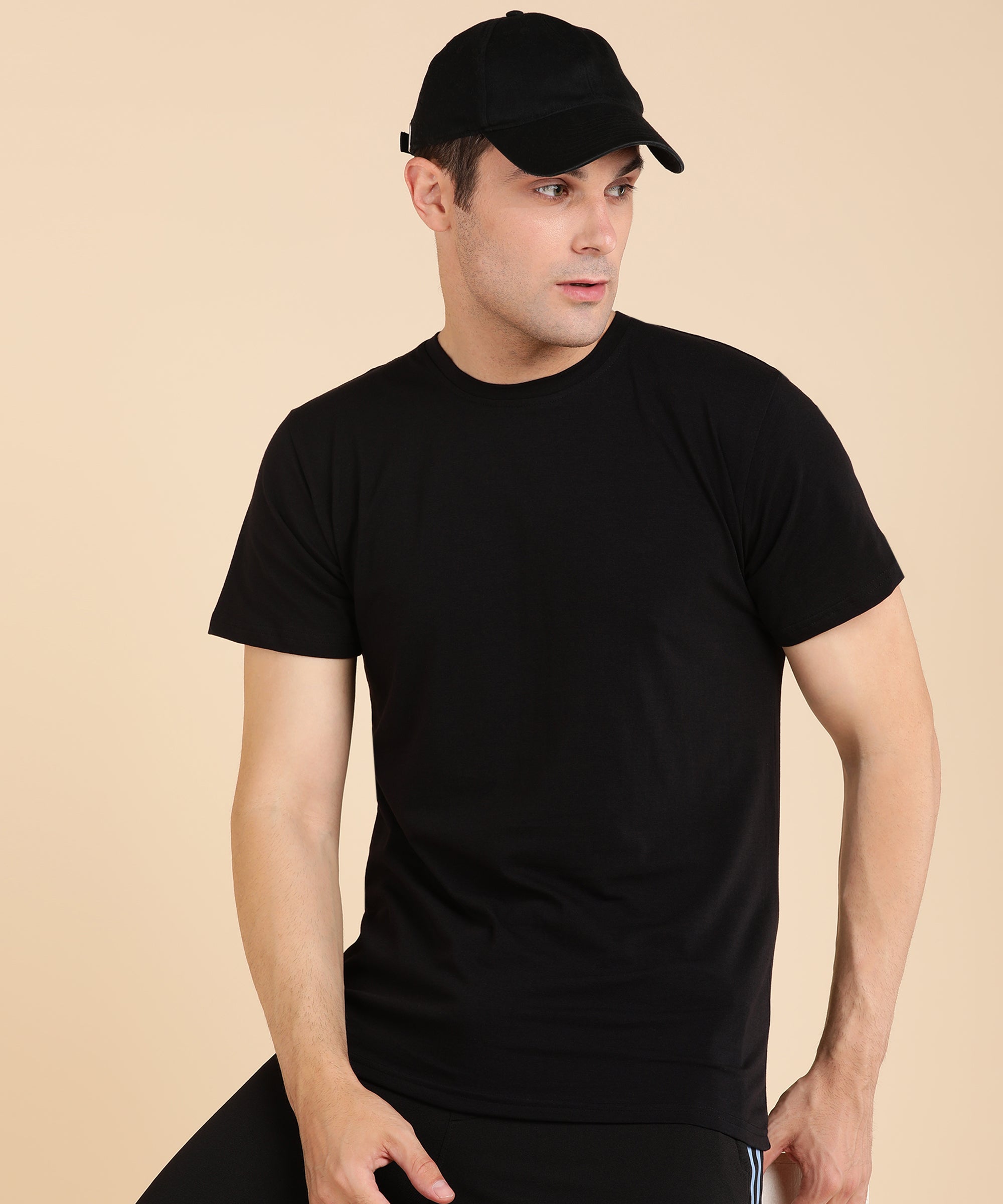 Hold your head Up Tee - Black